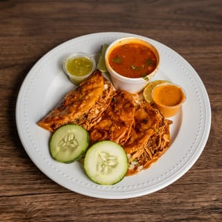 Trío Birria Tacos